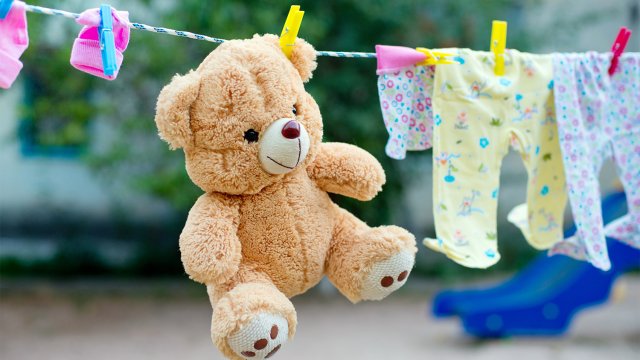 Comment entretenir les jouets en tissu de votre bébé ?